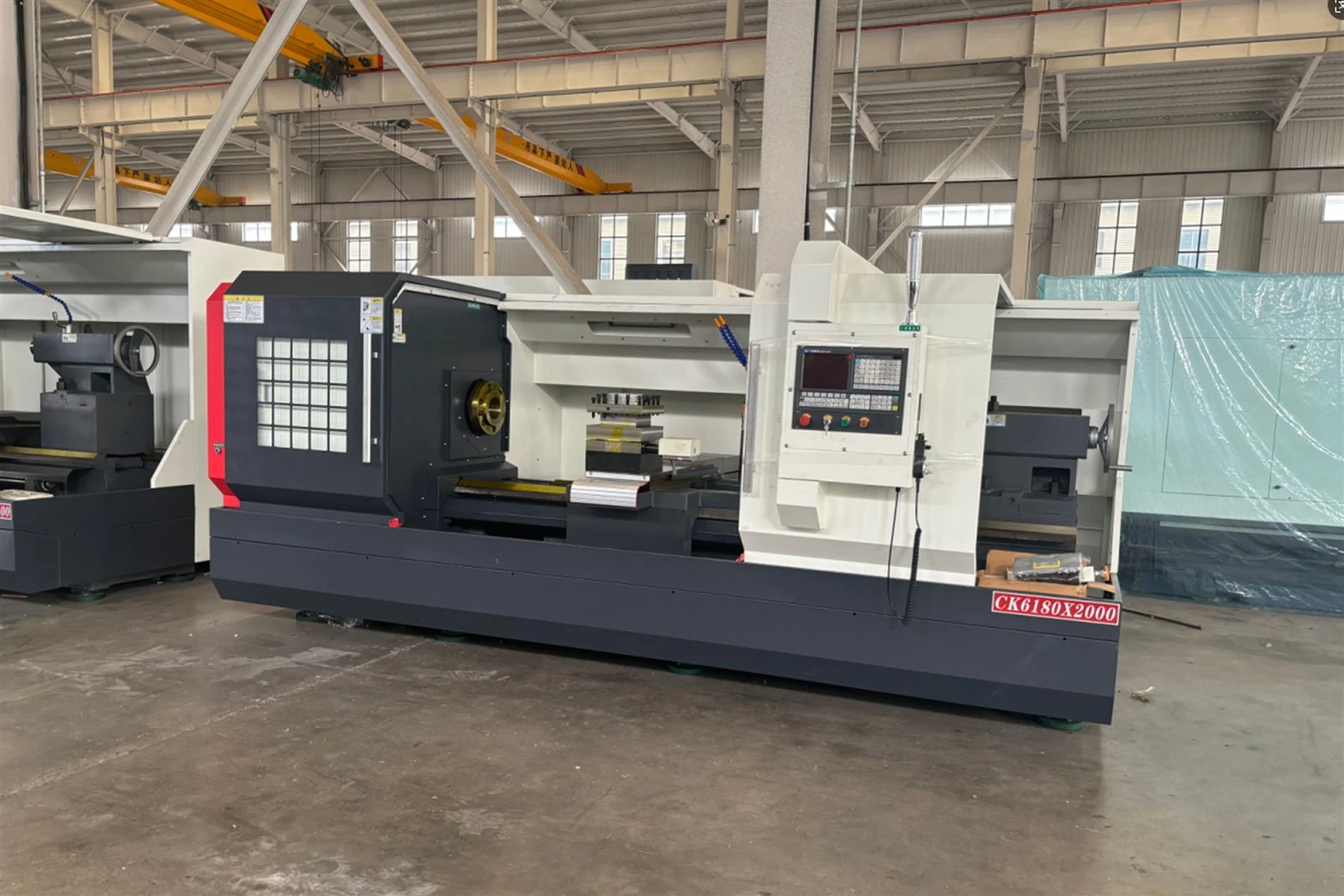Horizontal lathe for gears and worm gears Horizontal lathe for gears and worm gears